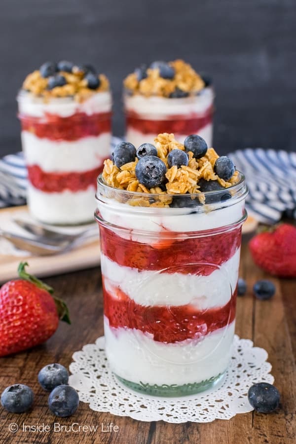 Strawberry Yogurt Parfait (Quick & Healthy Breakfast)